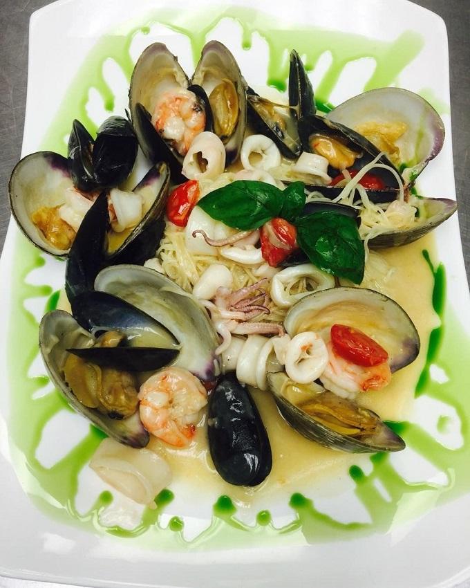 Italian Restaurant Piccolo Bistro Al Fresco Dining 29 Chestnut