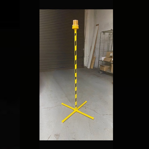 Pole mounted LED warning light - The Scepter Caution Yellow